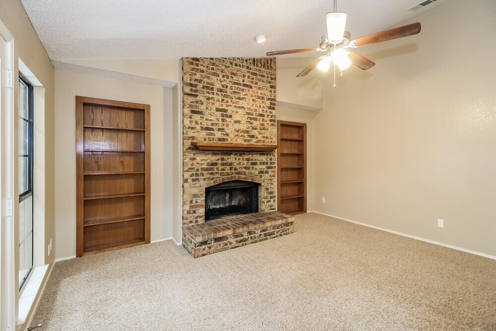 Building Photo - 1037 Eagle Ct