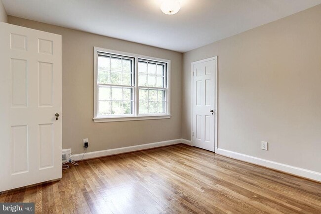 Building Photo - 5013 Brookdale Rd