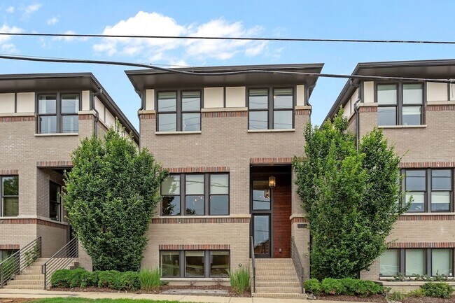 Primary Photo - 206 S 10th St