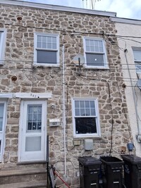 Building Photo - Charming row home in Norristown, voucher h...