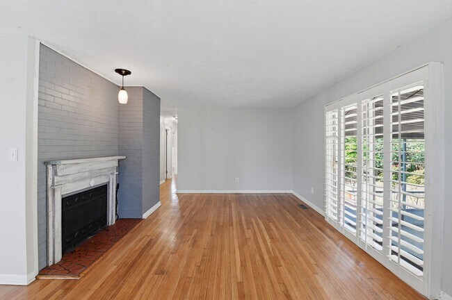 Building Photo - 3 Bedroom 1.5 bath home in hampton