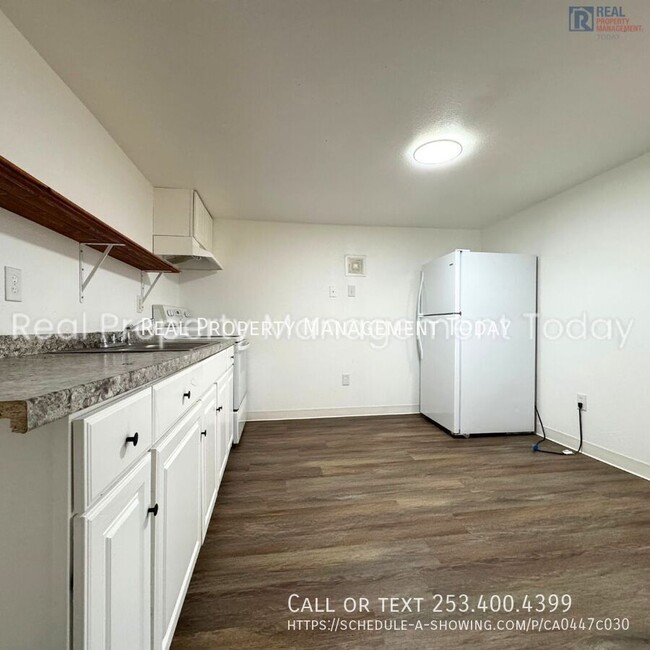 Building Photo - 2 Bedroom Apartment in Lakewood!