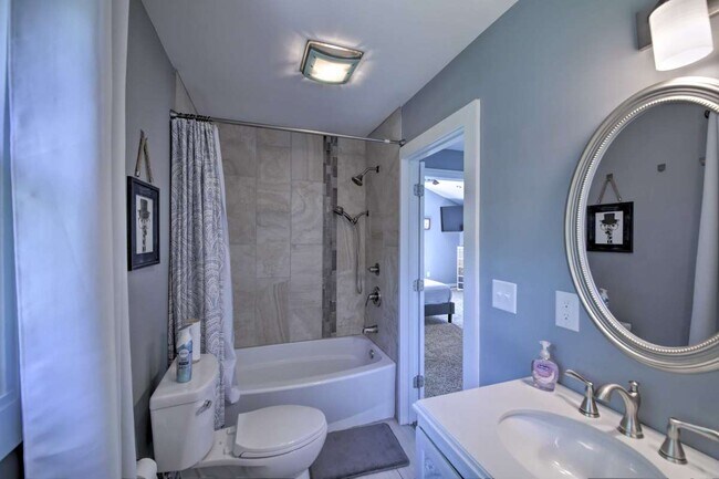 Building Photo - 6447 S Franklin Rd