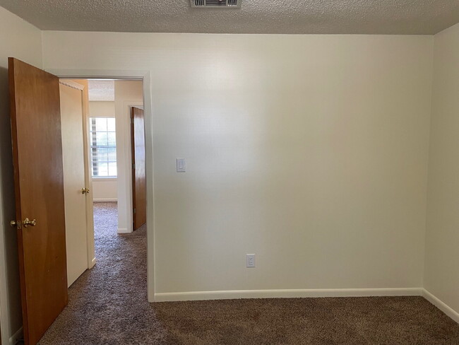 Building Photo - 112 Bayou View Dr