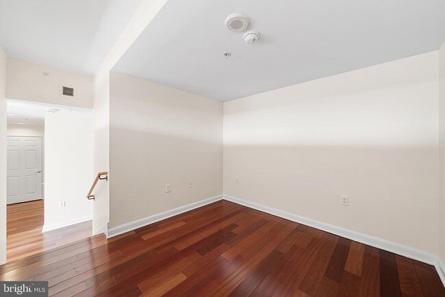 Building Photo - 22 S Front St