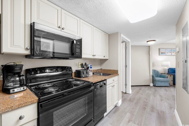Building Photo - 5200 N Ocean Blvd