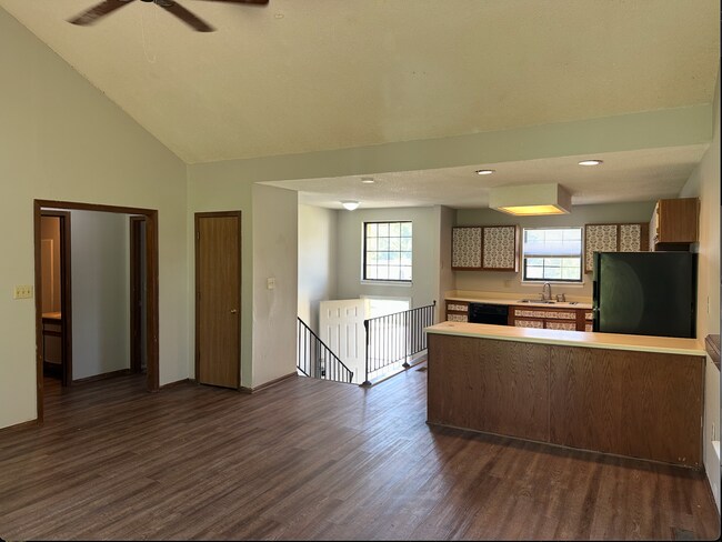 Building Photo - 827-827 N 89th Ct