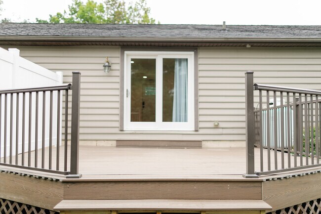 Building Photo - 1745 State St