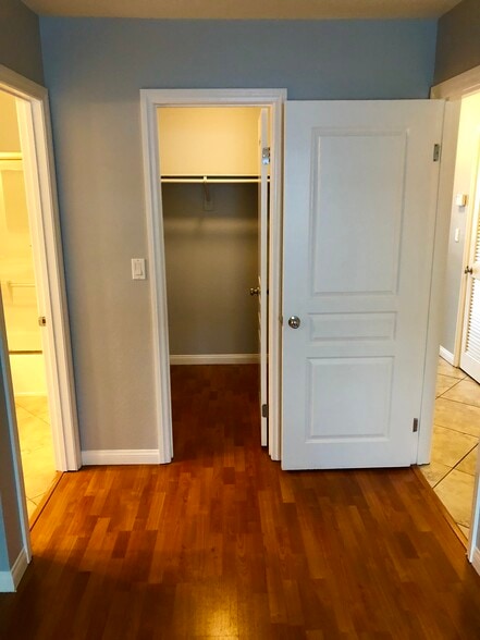 Building Photo - 101 S Spruce St