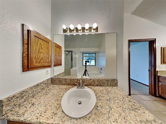 Building Photo - 3608 Teresa Dr