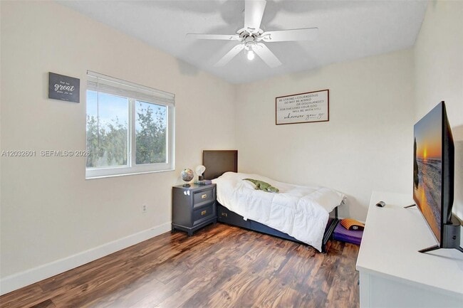 Building Photo - 16339 Malibu Dr
