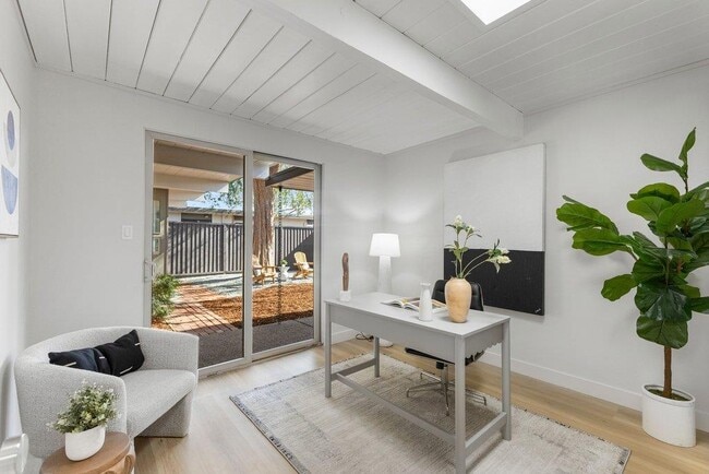 Building Photo - 729 Stendhal Ln