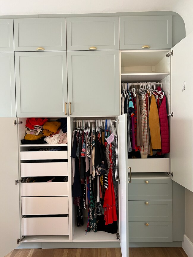 Dream closet - 37 Alma St