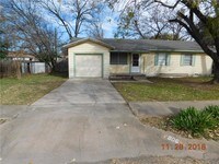 Building Photo - 806 Sandy Ct