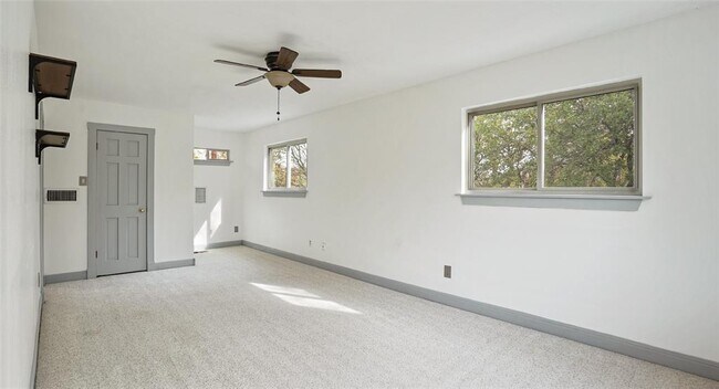 Building Photo - 13918 Hummingbird Ln