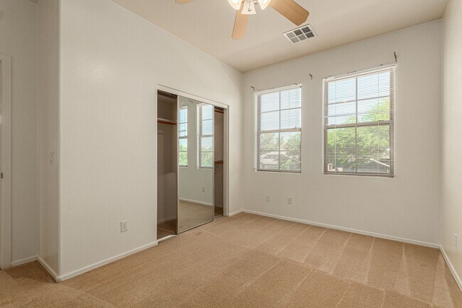 Building Photo - Chandler 4 Bedroom - 2.5 Bathroom with Pri...