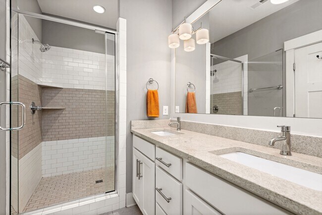 Building Photo - 2223 Burns St