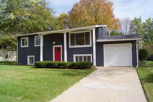 Building Photo - Beautiful 3 bedroom home in West Lafayette!