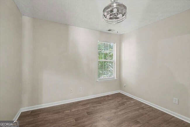 Building Photo - 1590 Waterway Pl SW
