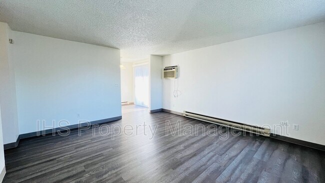 Primary Photo - 409 Benham St