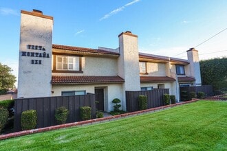 Building Photo - DEPOSIT MOVE IN SPECIAL! 2 BED 1.5 BATH TO...