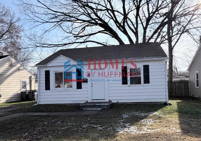 Building Photo - Three Bedroom House | Move in Ready