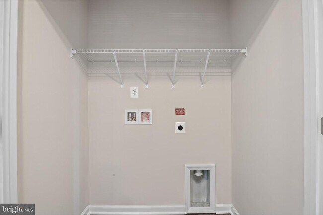 Building Photo - 105 Milburn Dr