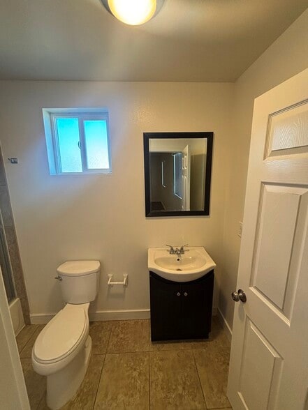 Building Photo - 136 W 84th St