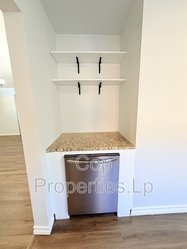 Building Photo - 255 Cumberland Rd