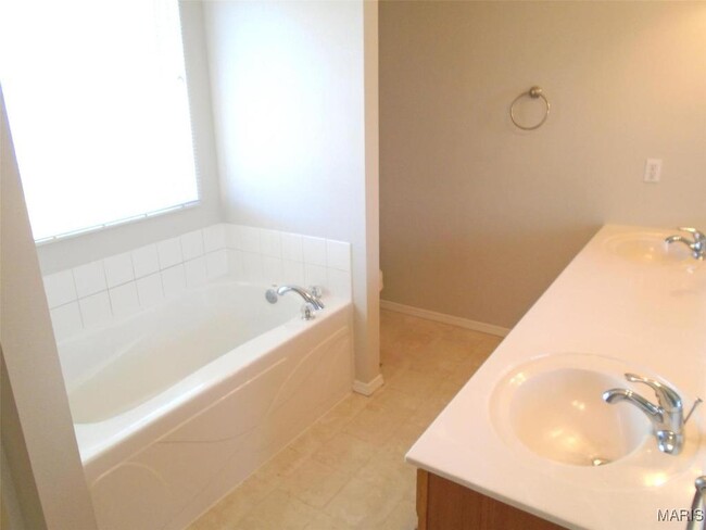 Building Photo - 940 Silverlink Dr