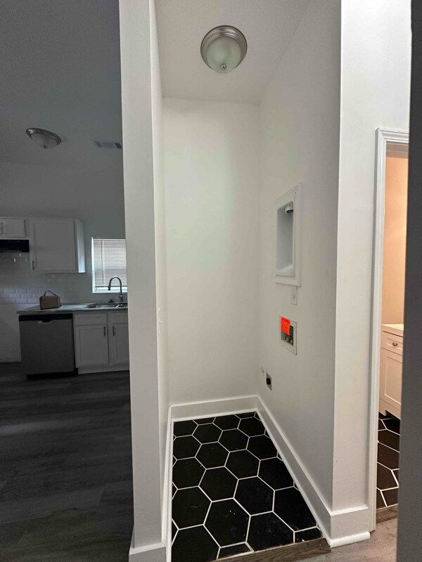 Building Photo - 939 Seattle St