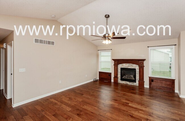 Building Photo - ESTABLISHED NEIGHBORHOOD!!! 4 Bedroom, 3 Bath Home in Ankeny
