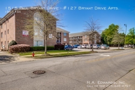 Building Photo - 1515 Paul Bryant Dr