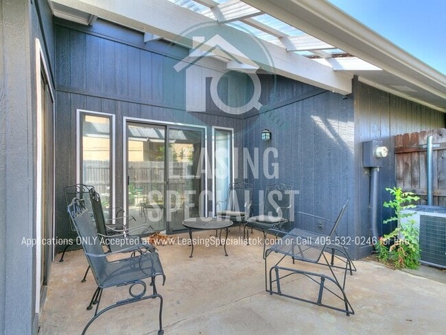 Building Photo - 2 Bed 2 Bath Garden Home in SW OKC's The R...
