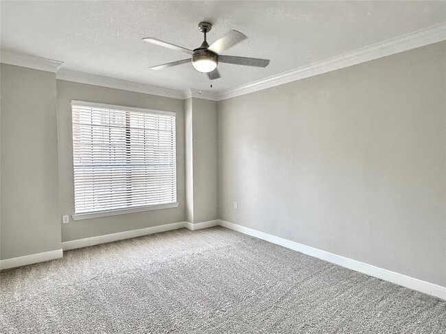 Building Photo - 15200 Memorial Dr