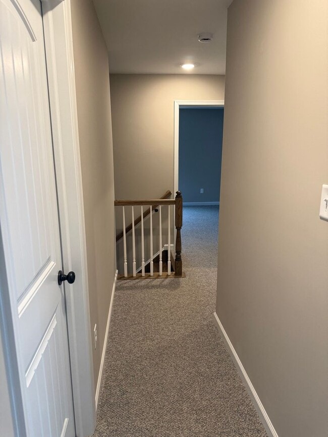 Building Photo - 243 Woodridge Dr