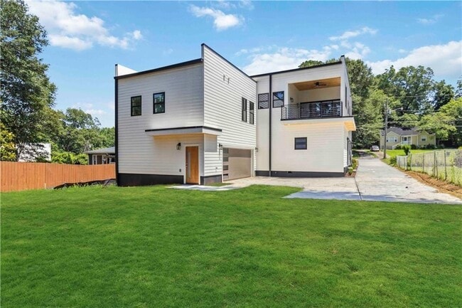 Building Photo - 1554 Columbia Cir