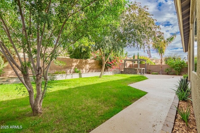 Building Photo - 3433 E Bluebird Pl