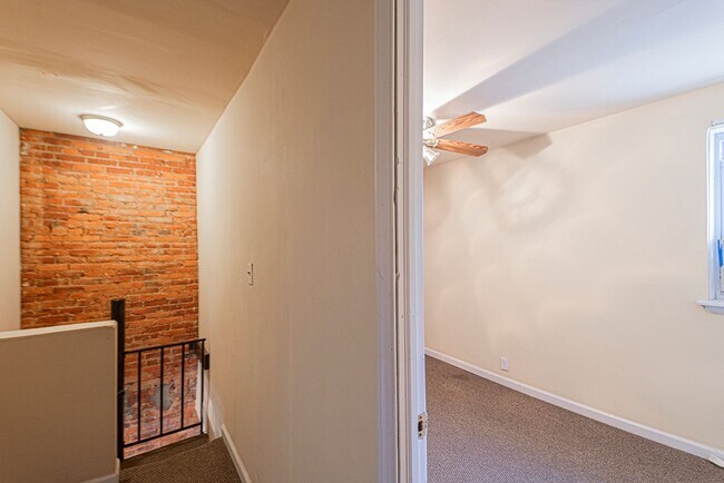 Building Photo - 530 N 32nd St