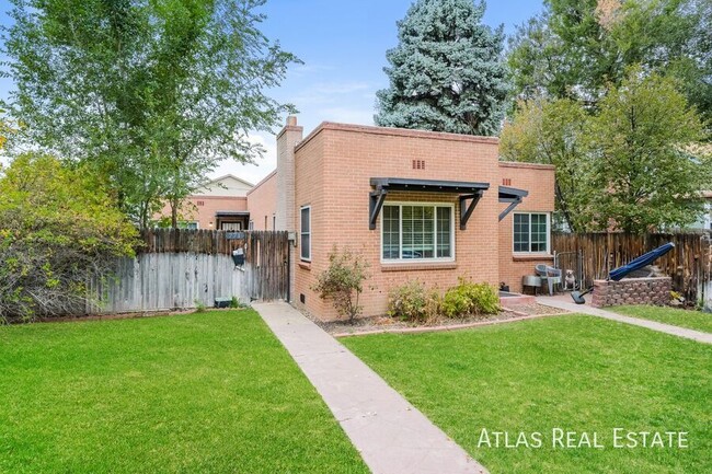 Building Photo - Stylish 3 BR townhome @ great location! ON...