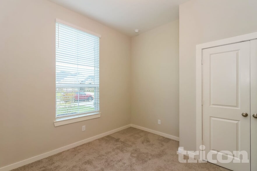 Building Photo - 2326 Cohorn Trl