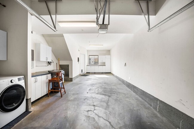 Building Photo - Townhome with EV Ready Garage!