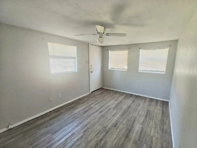 Building Photo - Cozy 1 Bedroom Apartment
