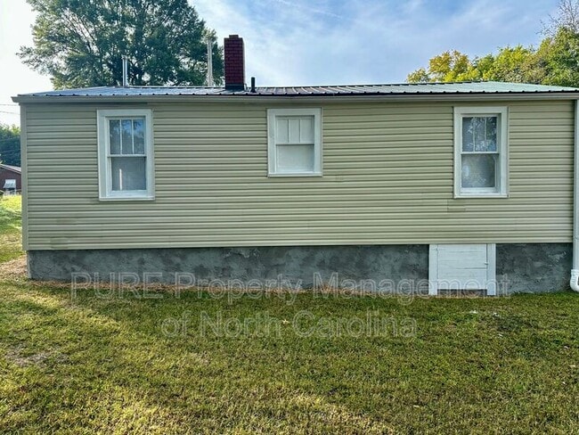 Building Photo - 606 Carver Dr