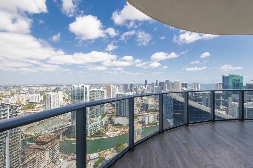 Building Photo - 801 S Miami Ave