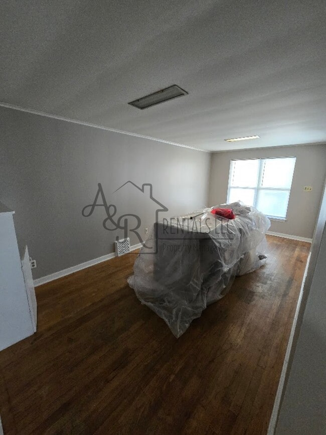 Building Photo - 405 Fieldcrest Dr