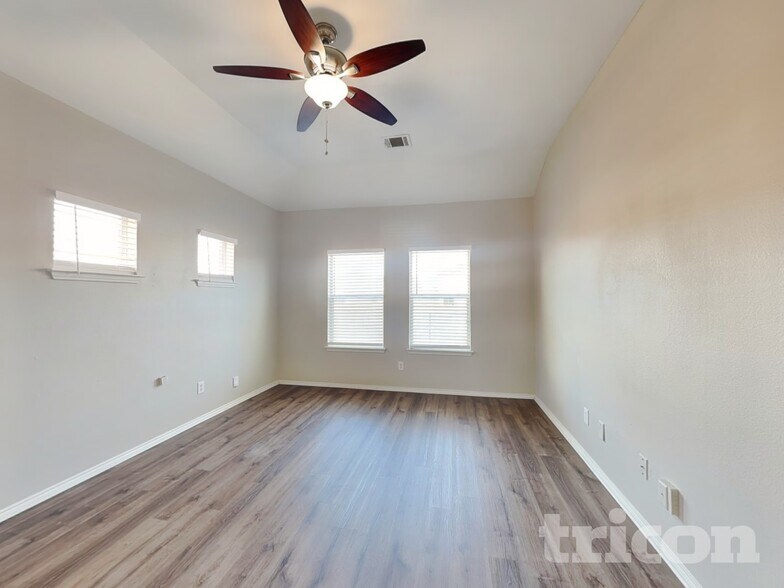 Building Photo - 5824 Somerton Dr