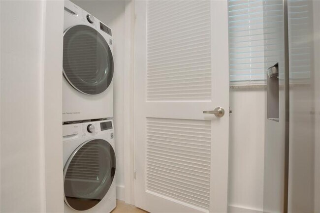 Building Photo - 530 S Federal Hwy