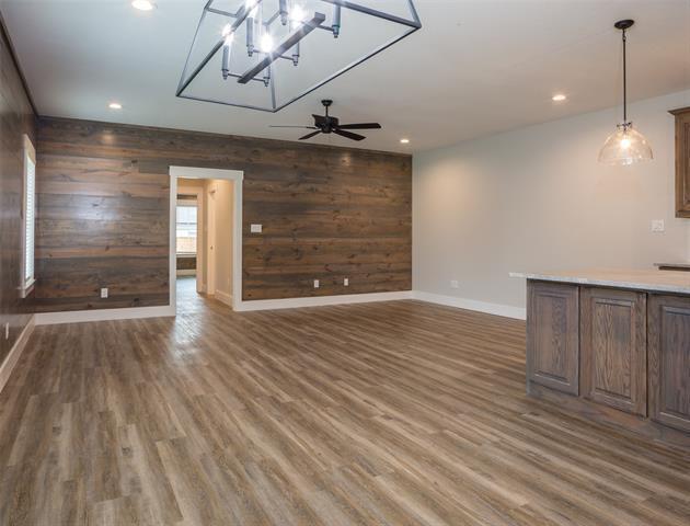 Building Photo - 524 N Main Dr