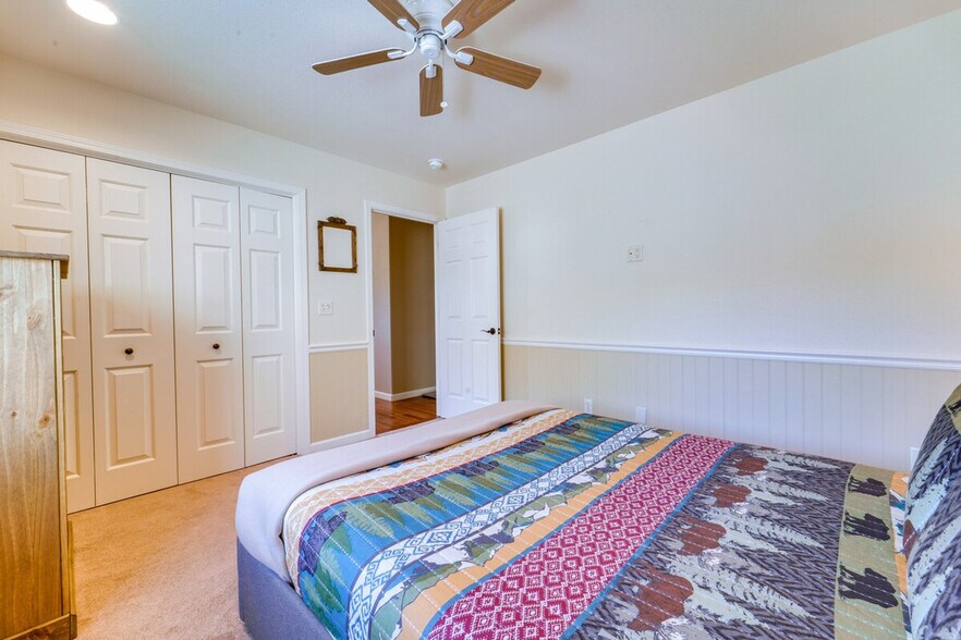 Building Photo - 799 Lookout Point Cir